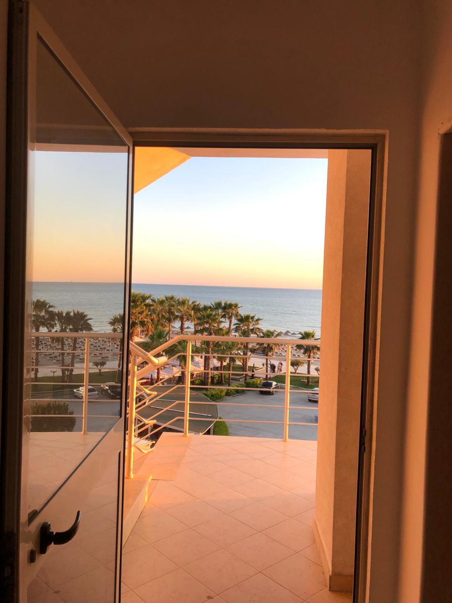 Apartment Ermest ,Kavaje Rock Durrës Esterno foto
