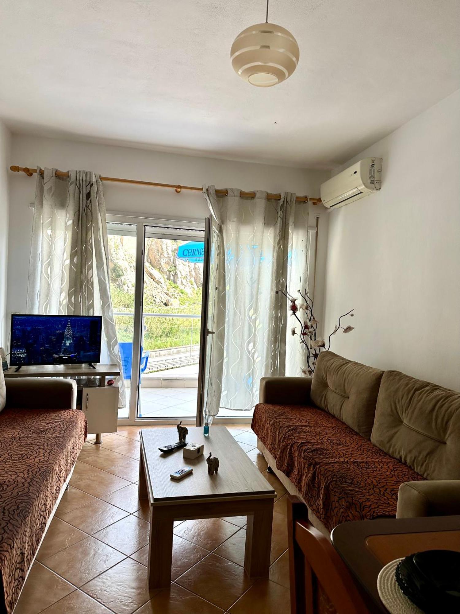 Apartment Ermest ,Kavaje Rock Durrës Esterno foto