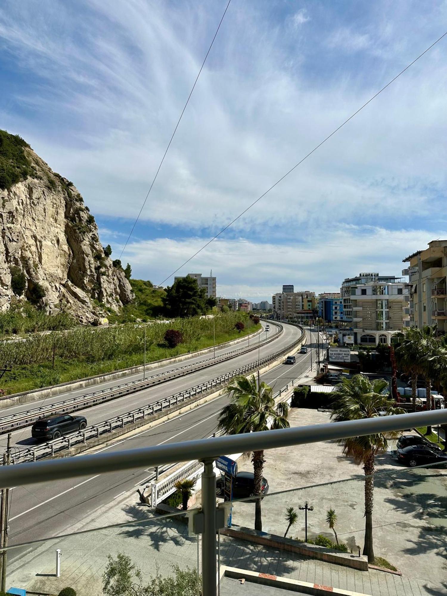 Apartment Ermest ,Kavaje Rock Durrës Esterno foto