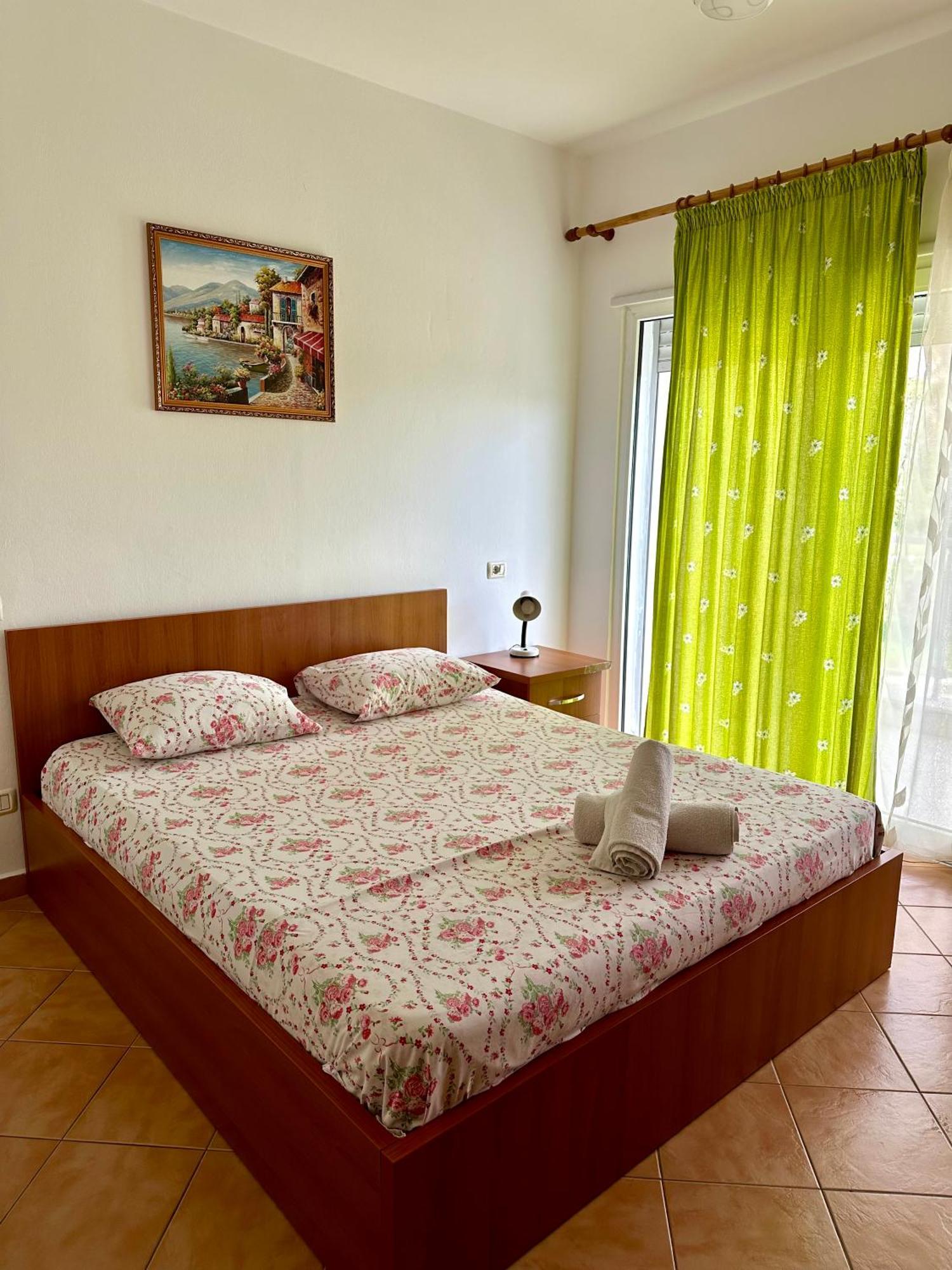 Apartment Ermest ,Kavaje Rock Durrës Esterno foto